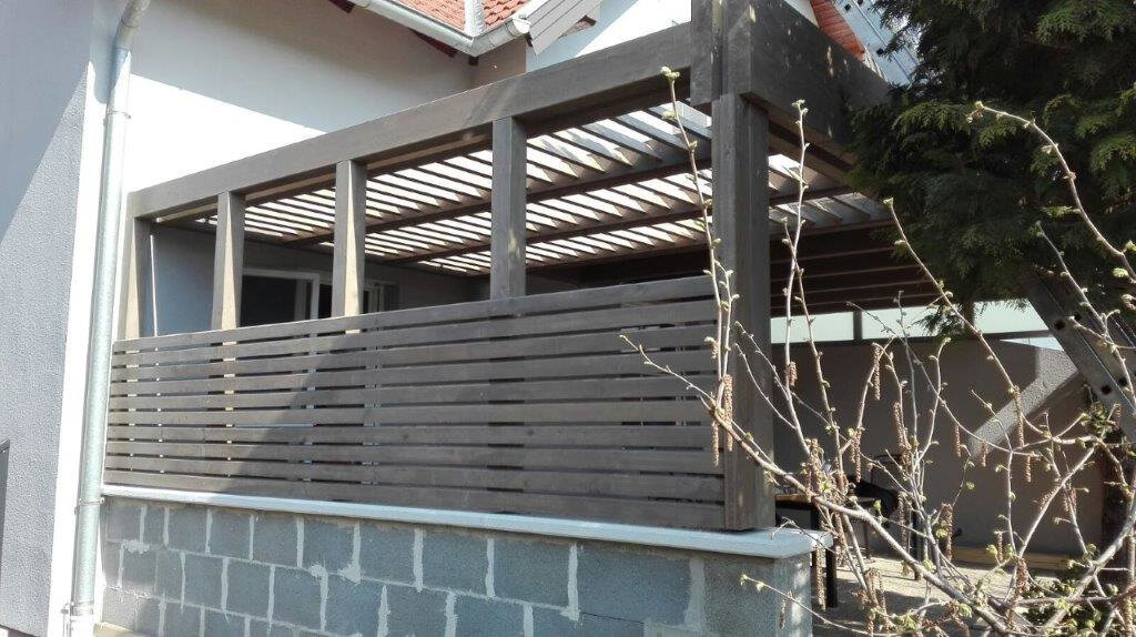 Terrassenüberdachung mit Sonnenschutz von Pfneisl Holzbau